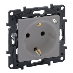 Legrand SCHUKO-Steckdose 864327 Niloe Step mit USB-C...