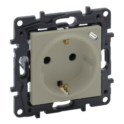 Legrand SCHUKO-Steckdose 864627 Niloe Step mit USB-C sand